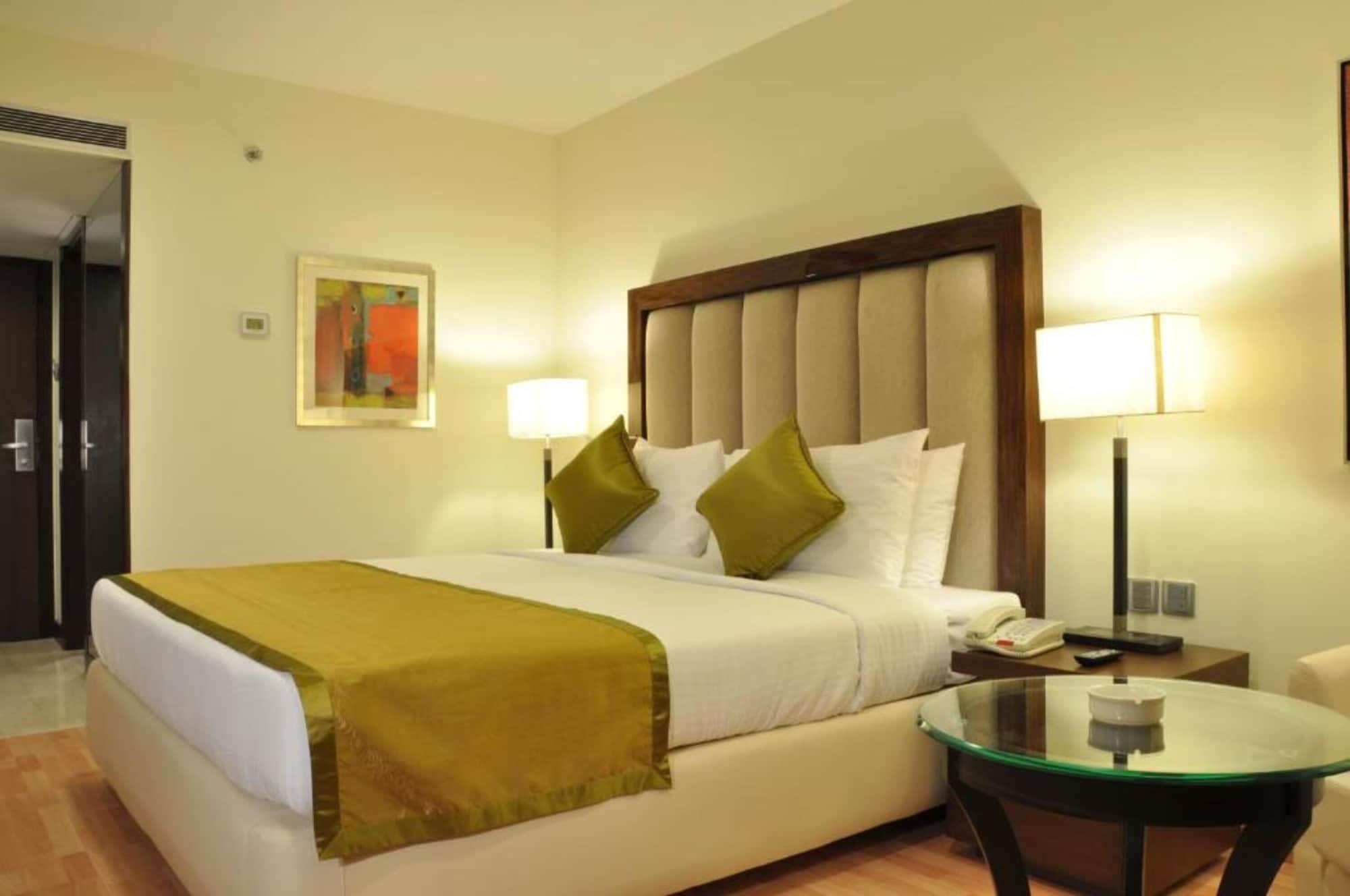 Hotel Adarsh Hamilton Bangalore Esterno foto