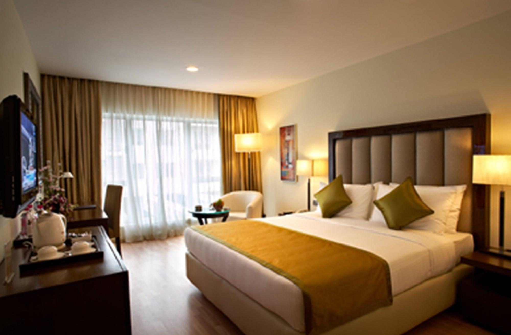 Hotel Adarsh Hamilton Bangalore Esterno foto
