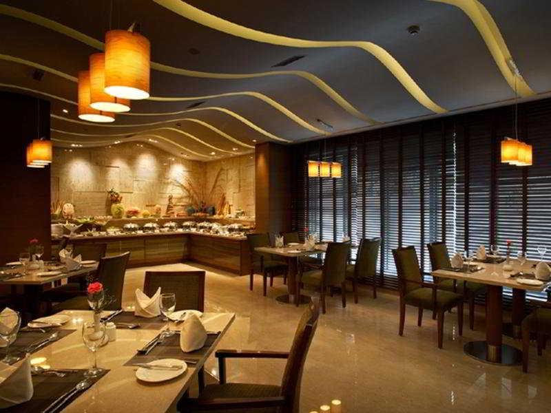 Hotel Adarsh Hamilton Bangalore Esterno foto