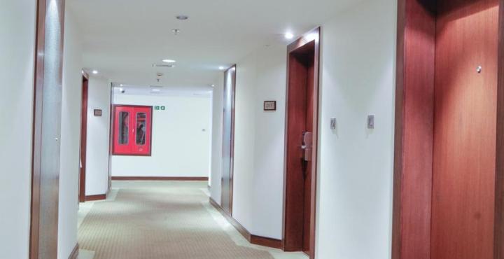 Hotel Adarsh Hamilton Bangalore Esterno foto