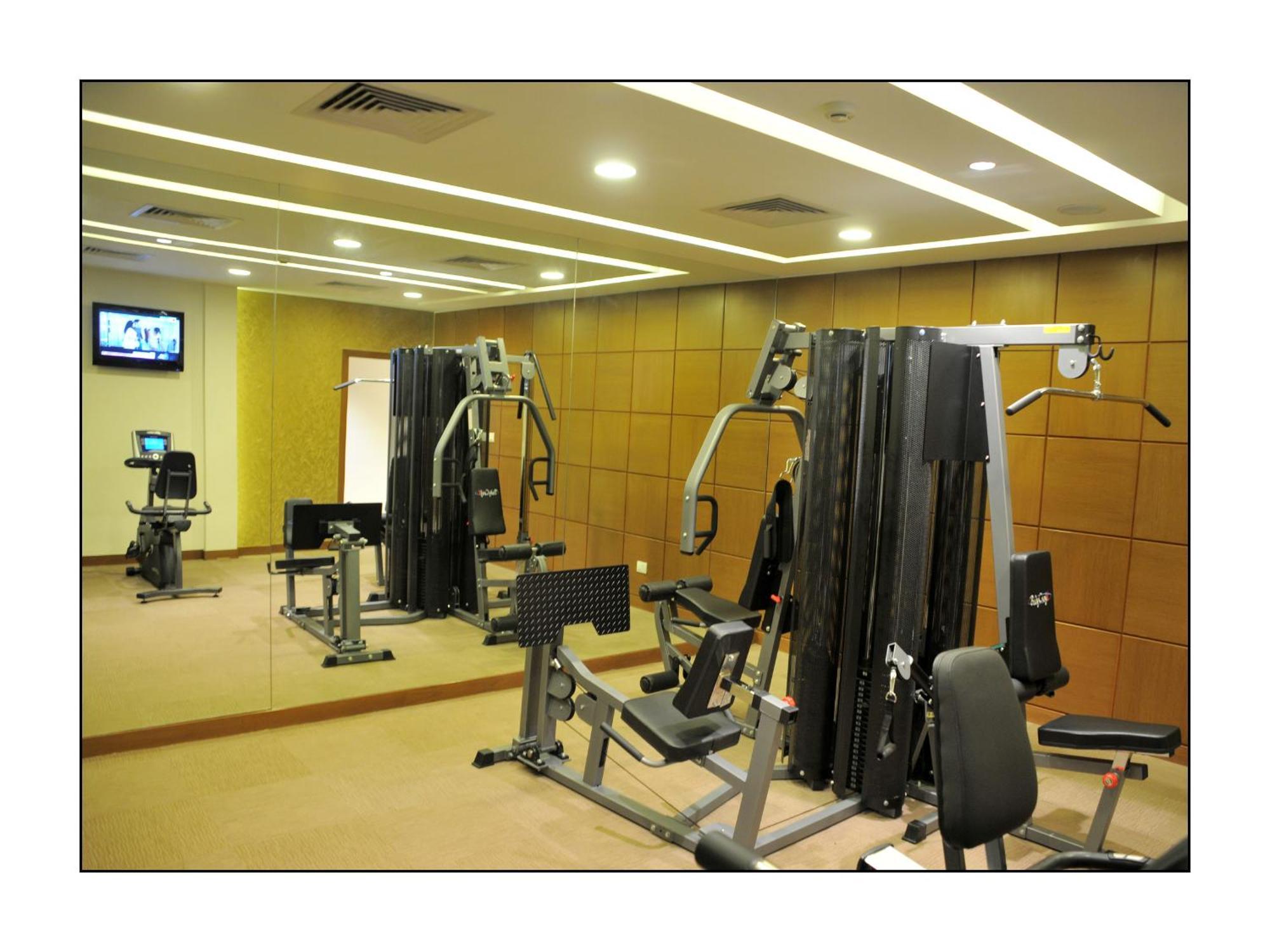 Hotel Adarsh Hamilton Bangalore Esterno foto