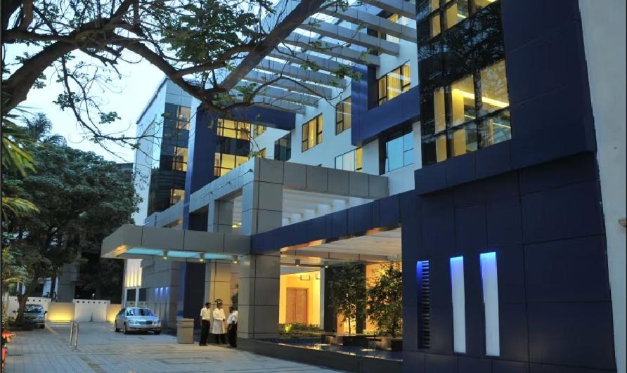 Hotel Adarsh Hamilton Bangalore Esterno foto