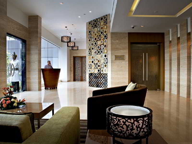 Hotel Adarsh Hamilton Bangalore Esterno foto