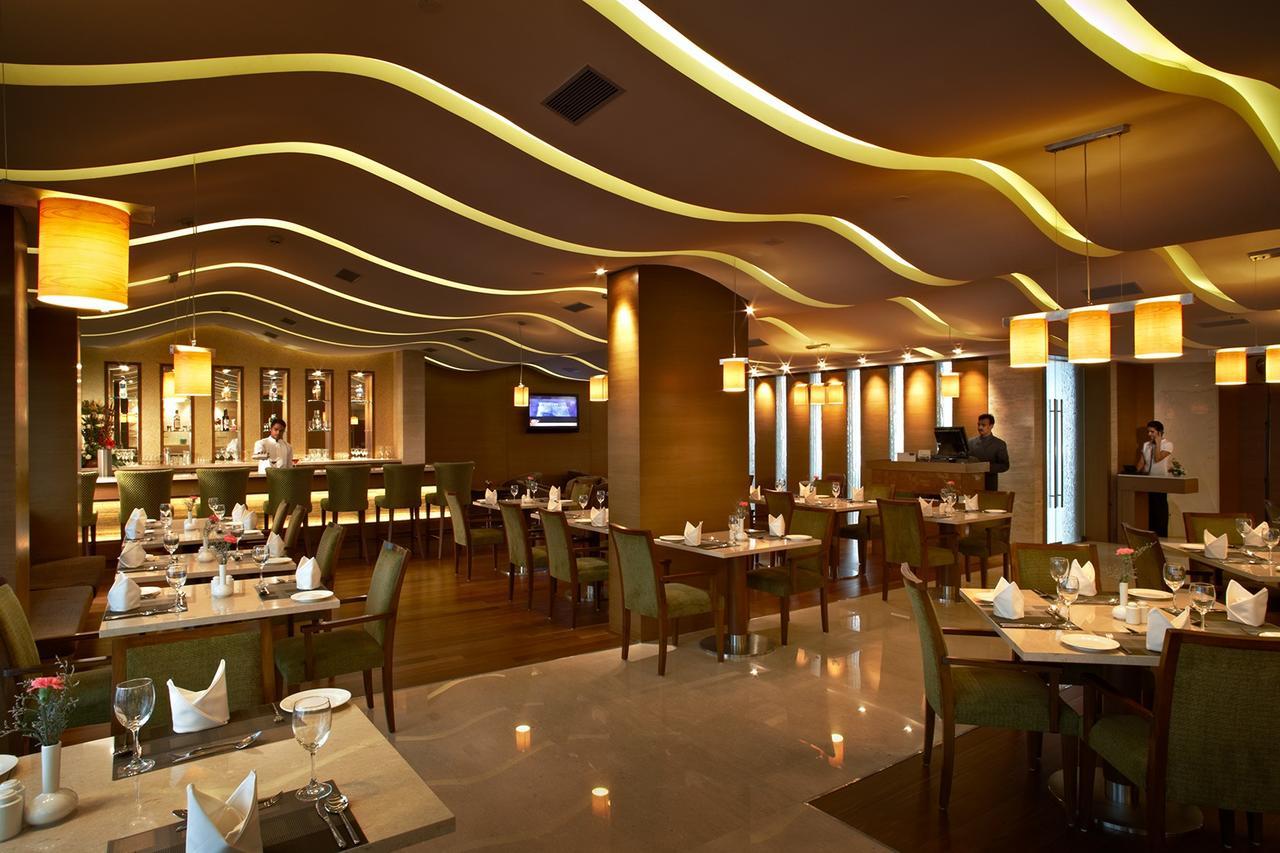 Hotel Adarsh Hamilton Bangalore Esterno foto