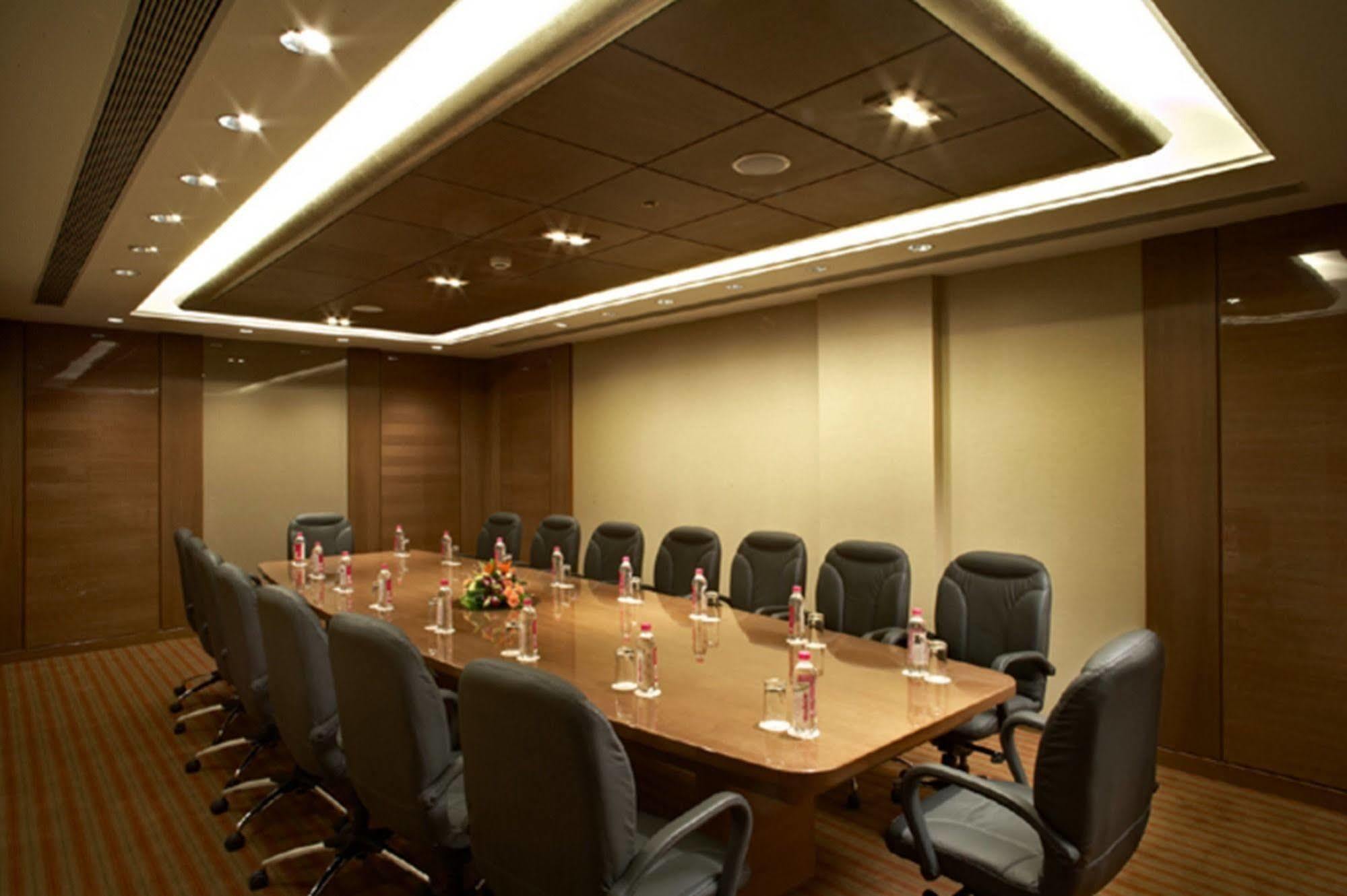 Hotel Adarsh Hamilton Bangalore Servizi foto